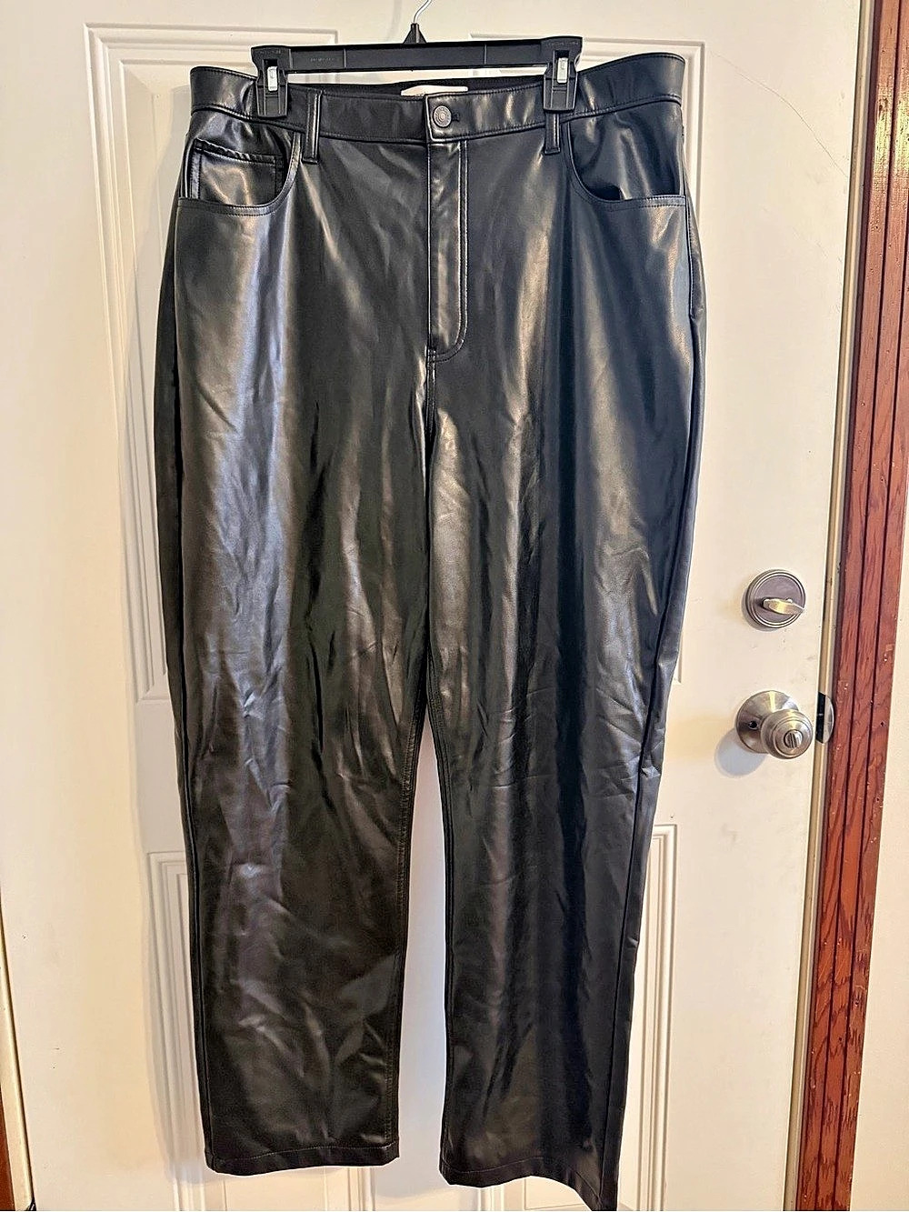 Abercrombie & Fitch Curve Love The '90s Straight Ultra High Rise Vegan Leather